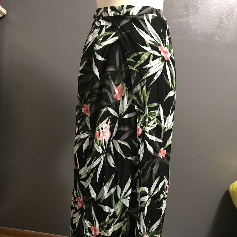 High waisted skirt